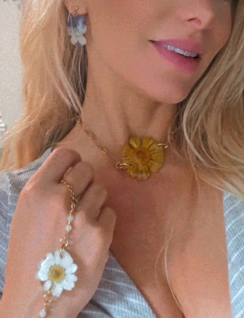 Calendula Statement choker