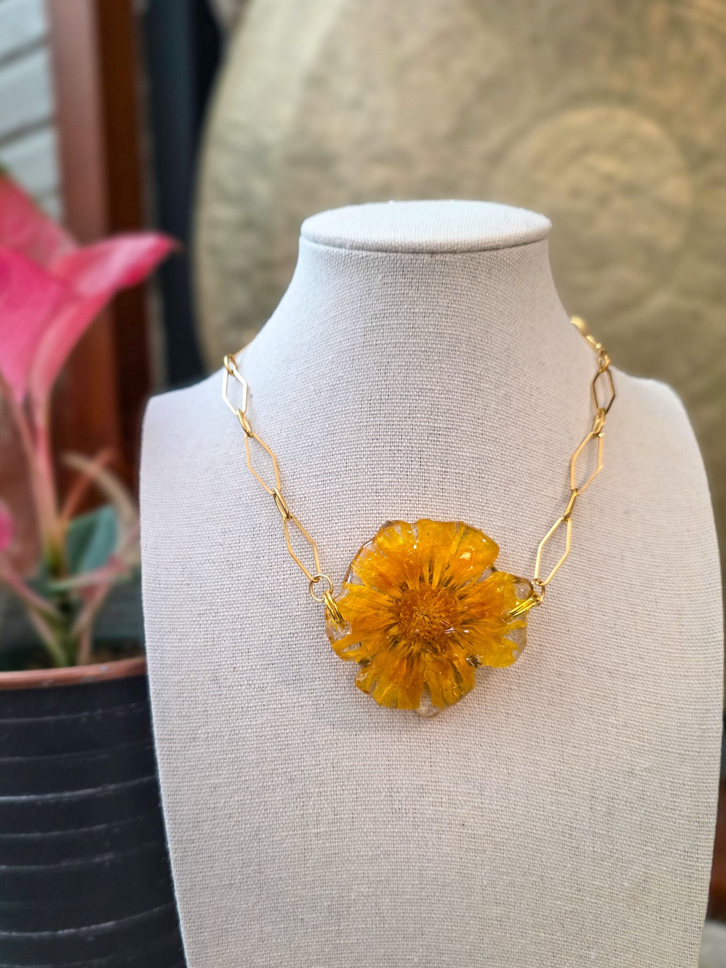 Calendula Statement choker