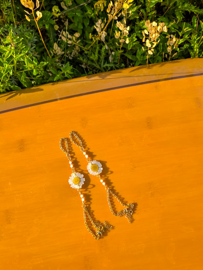 Daisy Hand Chain