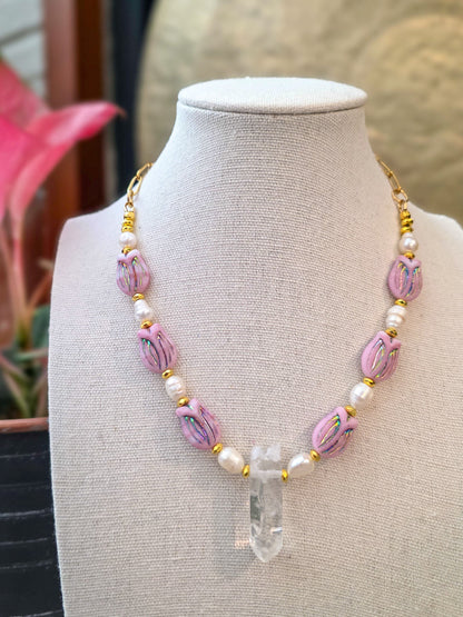 Tulip muse choker