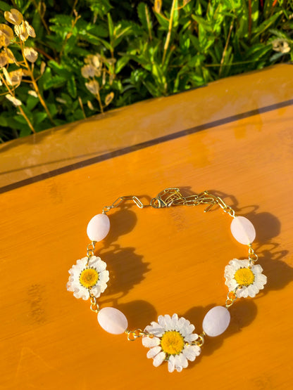 Daisy Quartz Choker